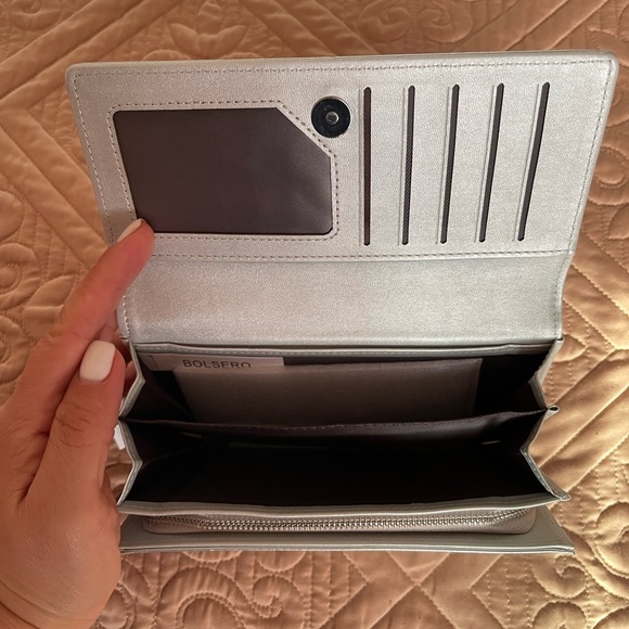 Brand New beautiful and stylish clutch wallet for women - Picture 3 of 5